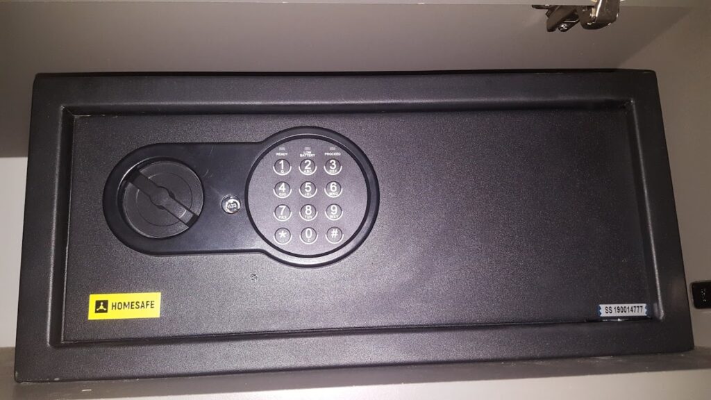 Homesafe kinyitása 1 Homesafe kinyitása